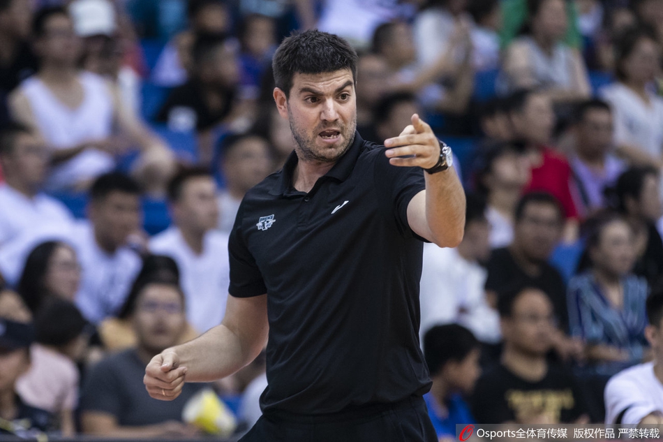 关于离谱！里尔围绕社区盾临场应变广州队赛后主帅复盘，问鼎冠军首场状态亮眼的信息九游网站